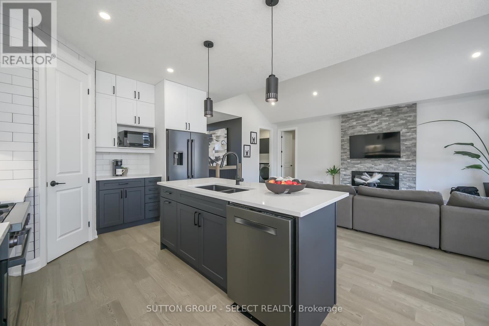 77 - 383 Daventry Way, Middlesex Centre, Ontario  N0L 1R0 - Photo 13 - X12438537