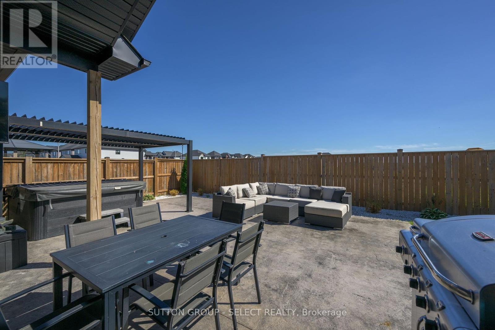 77 - 383 Daventry Way, Middlesex Centre, Ontario  N0L 1R0 - Photo 45 - X12438537