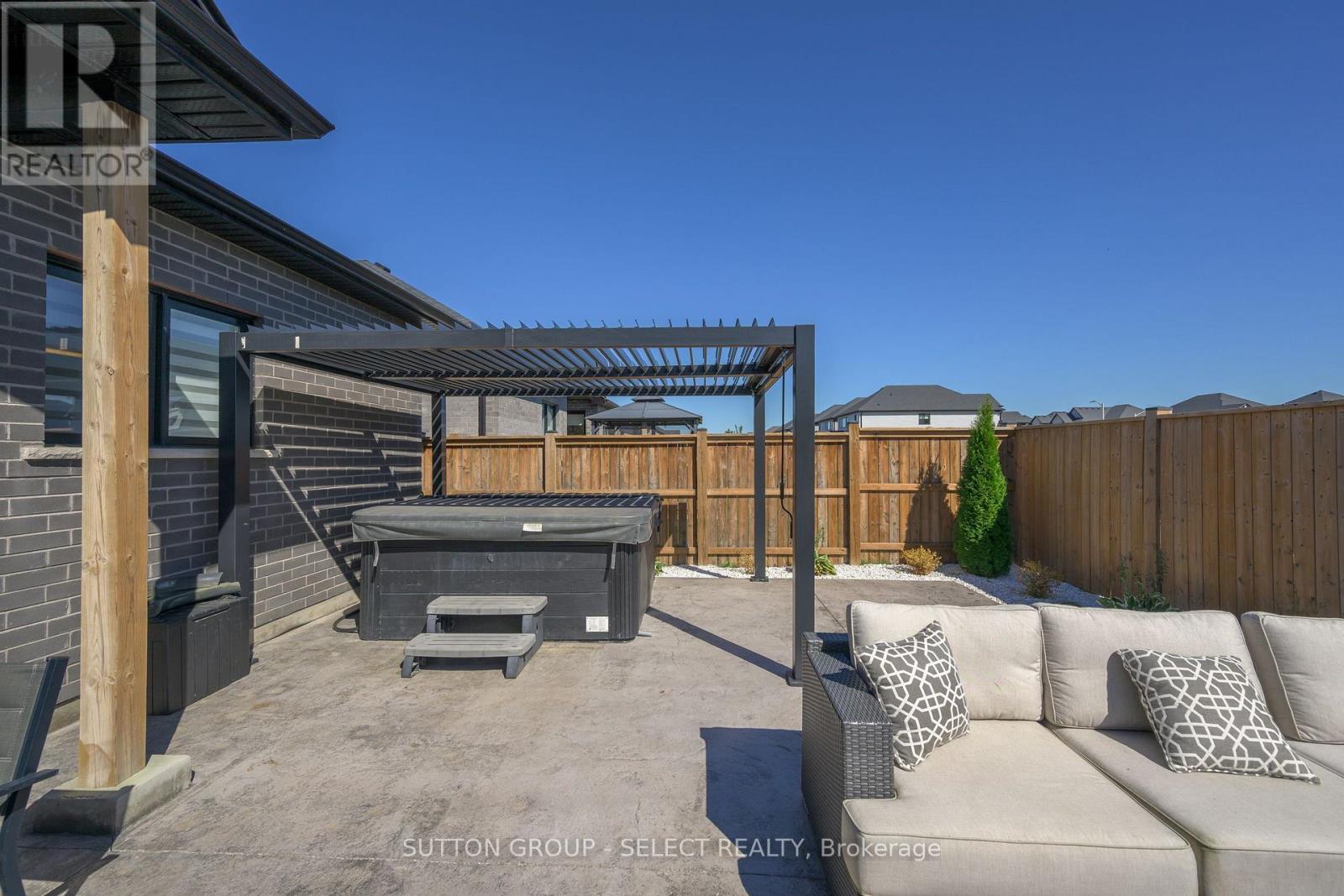 77 - 383 Daventry Way, Middlesex Centre, Ontario  N0L 1R0 - Photo 46 - X12438537