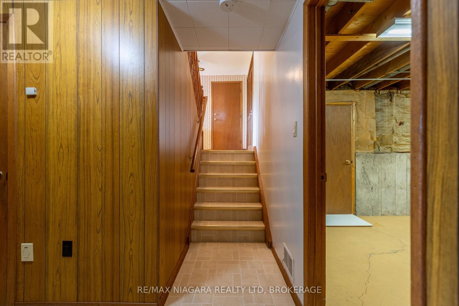 82 Westwood Crescent, Welland, Ontario  L3C 4R3 - Photo 24 - X12384262