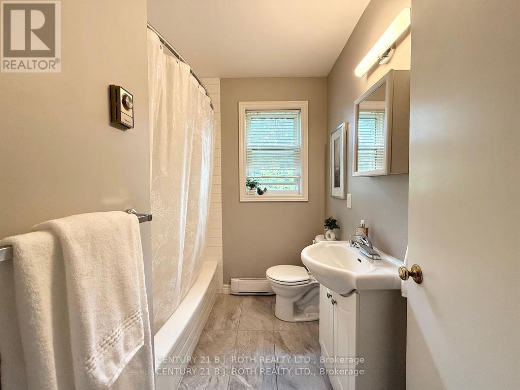 19 South Street, Orillia, Ontario  L3V 3T1 - Photo 13 - S12438417