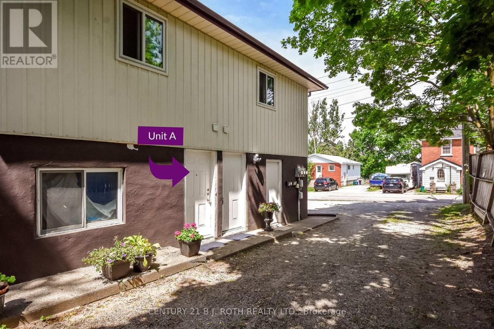 19 South Street, Orillia, Ontario  L3V 3T1 - Photo 2 - S12438417