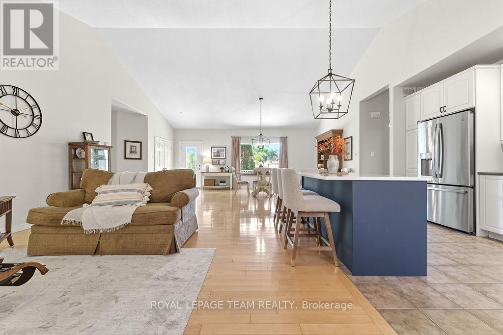 698 Barryvale Road, Greater Madawaska, Ontario  K0J 1H0 - Photo 12 - X12438433
