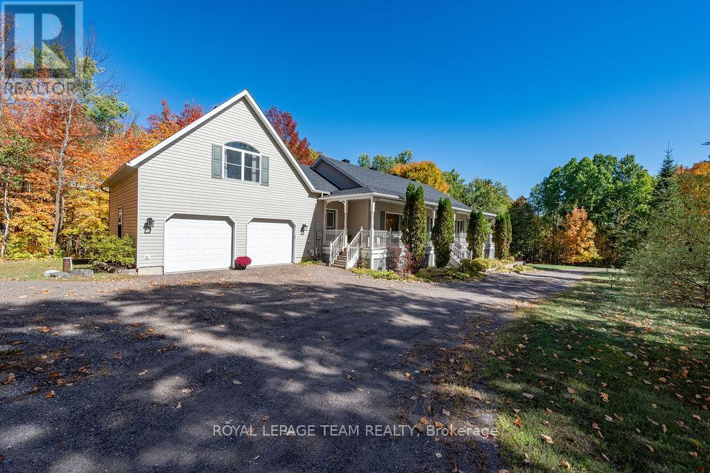 698 Barryvale Road, Greater Madawaska, Ontario  K0J 1H0 - Photo 2 - X12438433