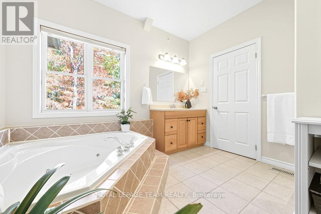 698 Barryvale Road, Greater Madawaska, Ontario  K0J 1H0 - Photo 26 - X12438433
