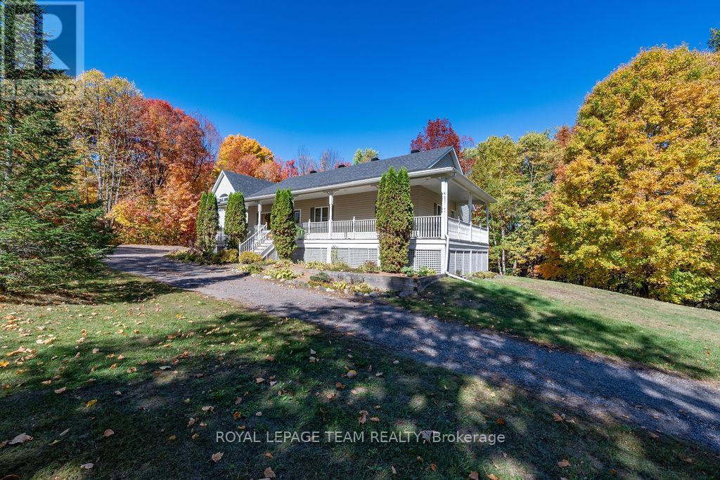 698 Barryvale Road, Greater Madawaska, Ontario  K0J 1H0 - Photo 43 - X12438433