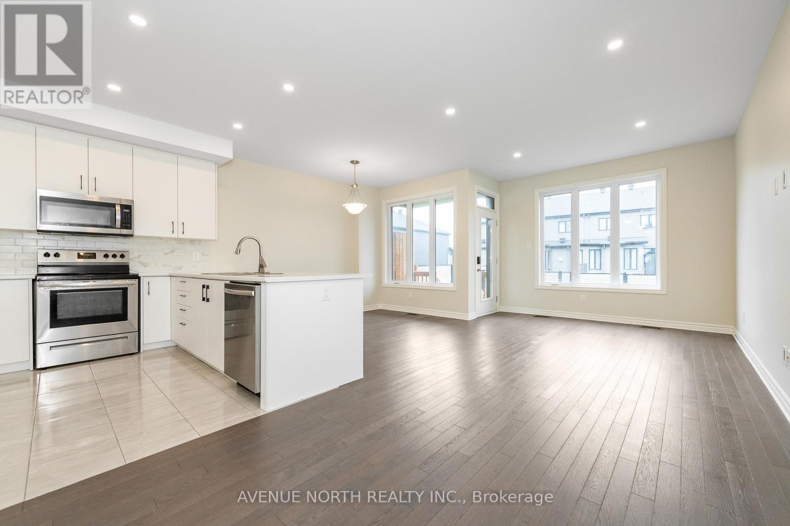 747 Namur Street, Russell, Ontario  K0A 1W0 - Photo 10 - X12438557