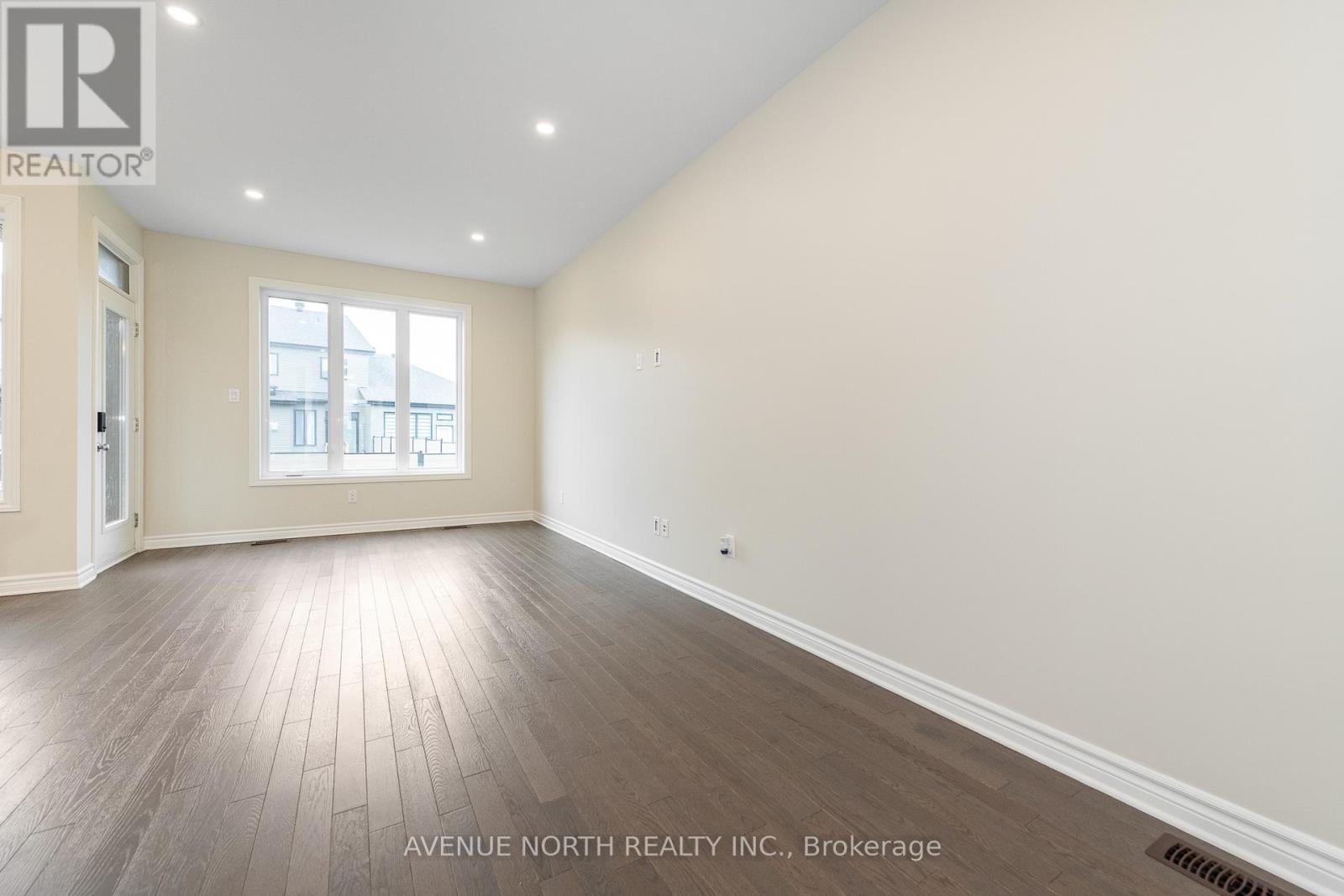 747 Namur Street, Russell, Ontario  K0A 1W0 - Photo 12 - X12438557