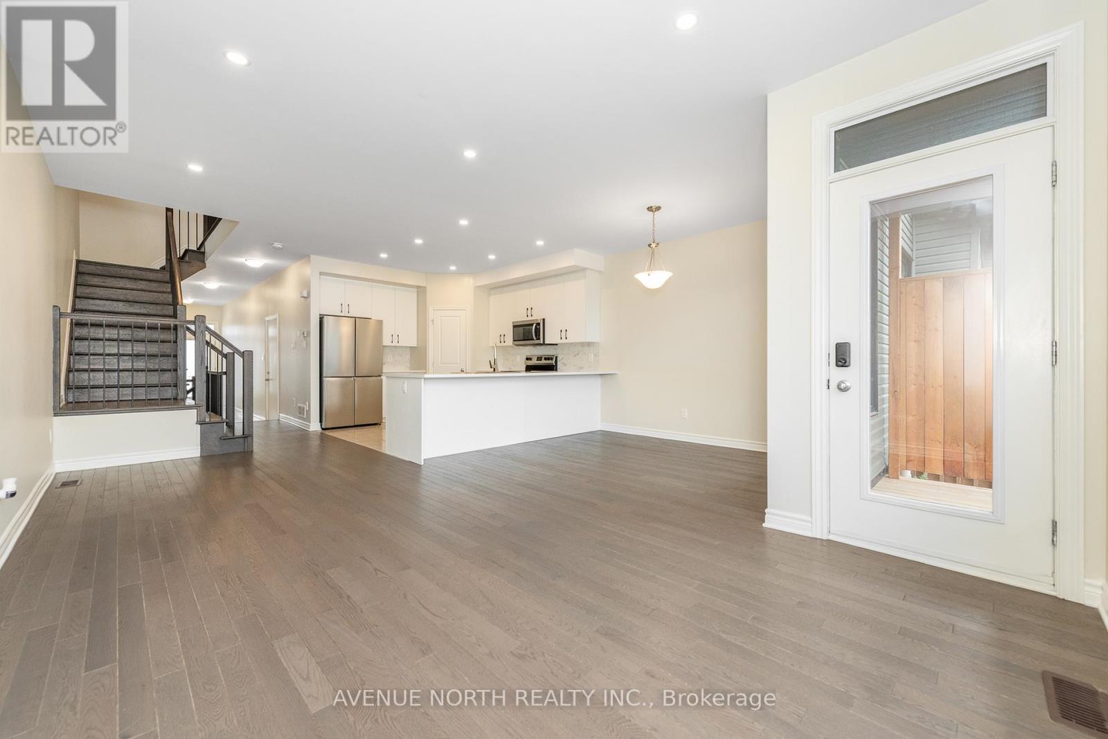747 Namur Street, Russell, Ontario  K0A 1W0 - Photo 13 - X12438557