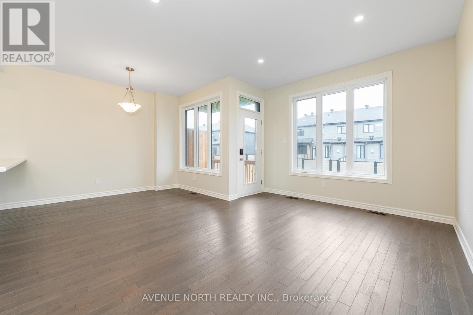 747 Namur Street, Russell, Ontario  K0A 1W0 - Photo 14 - X12438557
