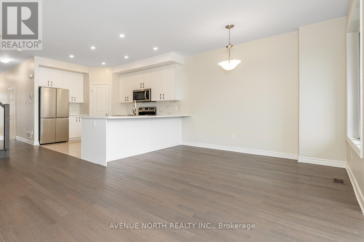 747 Namur Street, Russell, Ontario  K0A 1W0 - Photo 16 - X12438557