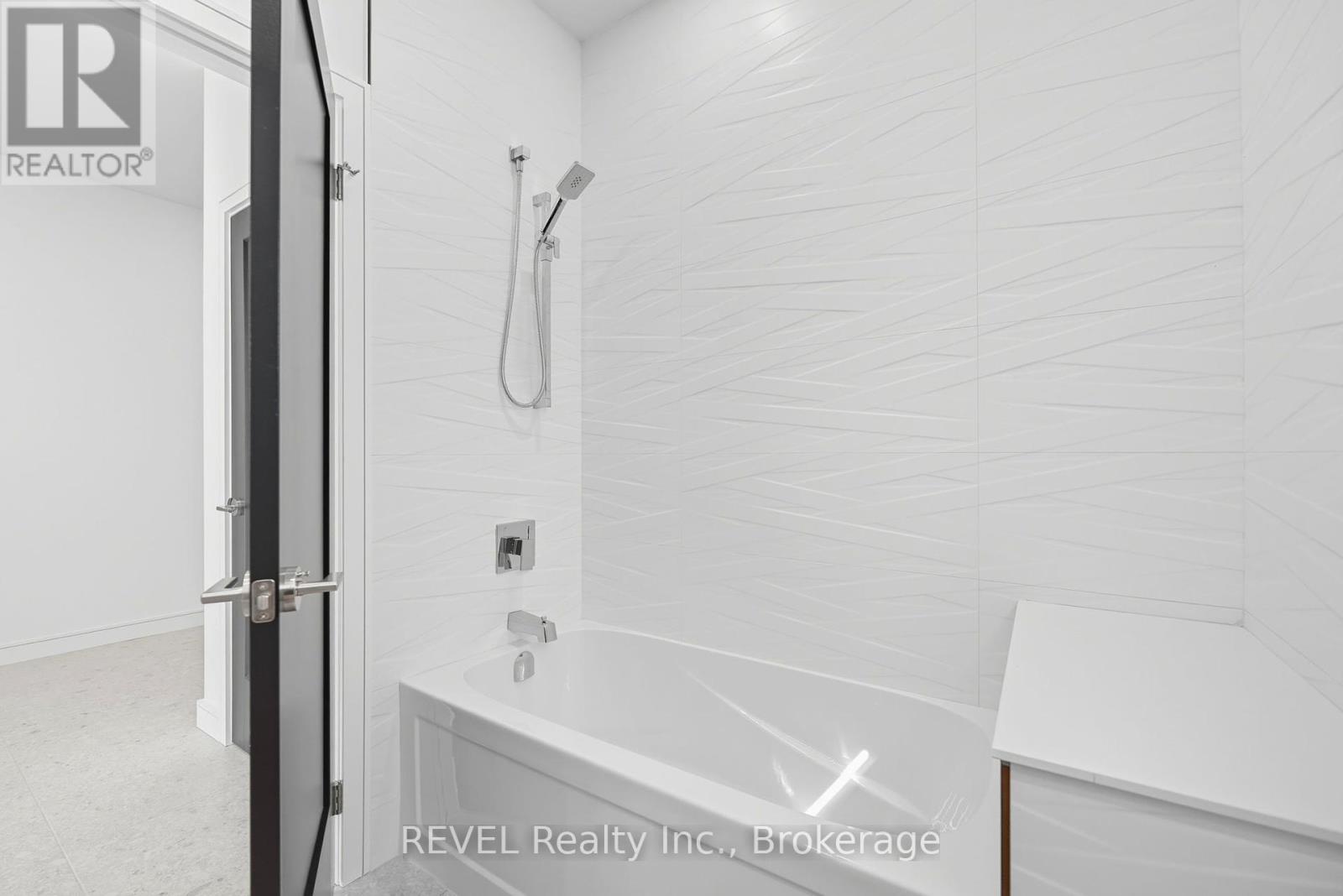 40 Ivy Crescent, Thorold (Confederation Heights), Ontario  L2V 0J9 - Photo 30 - X12438468