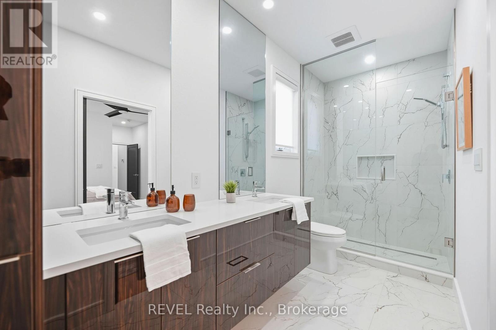 40 Ivy Crescent, Thorold (Confederation Heights), Ontario  L2V 0J9 - Photo 36 - X12438468