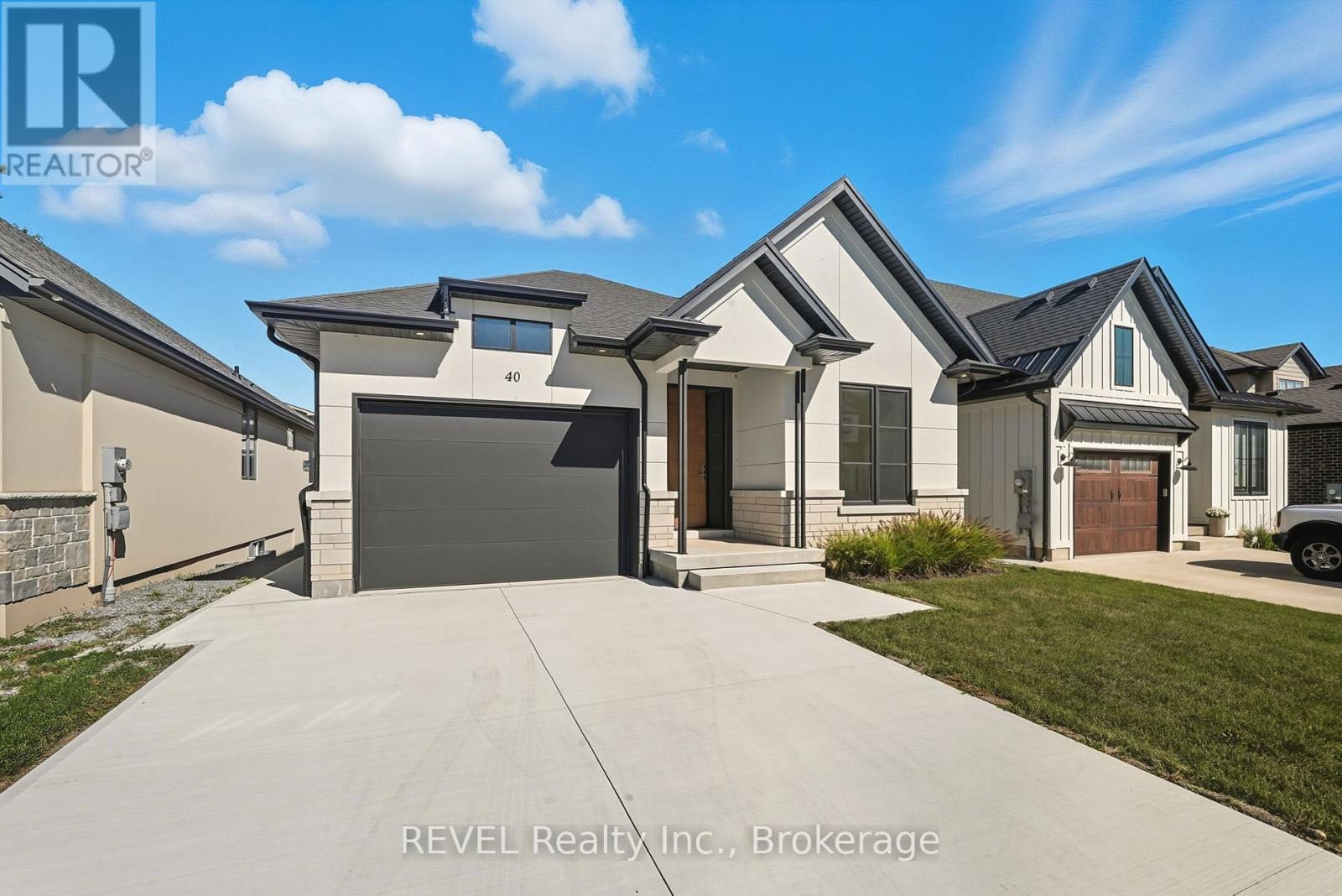 40 Ivy Crescent, Thorold (Confederation Heights), Ontario  L2V 0J9 - Photo 4 - X12438468