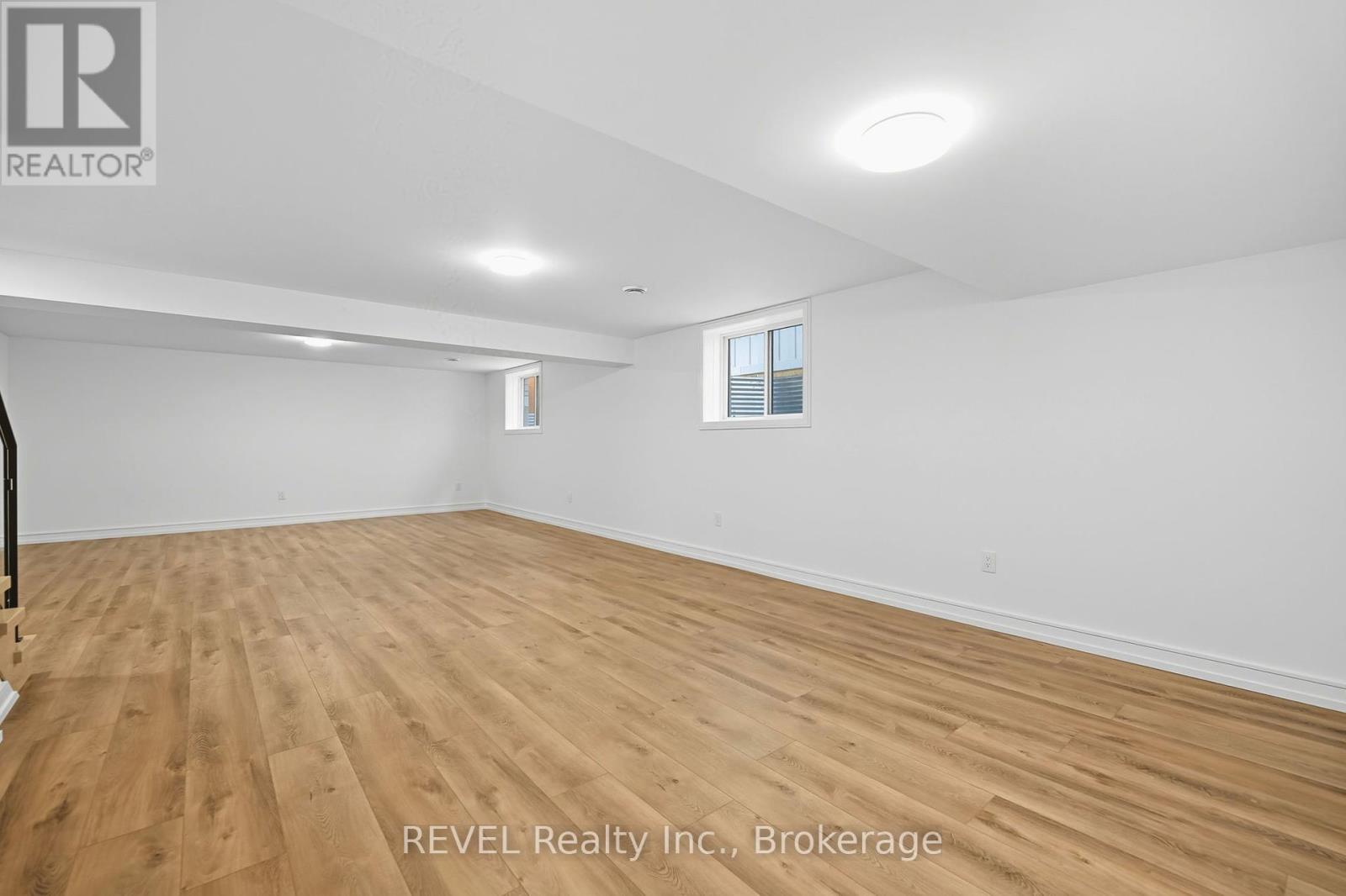 40 Ivy Crescent, Thorold (Confederation Heights), Ontario  L2V 0J9 - Photo 40 - X12438468