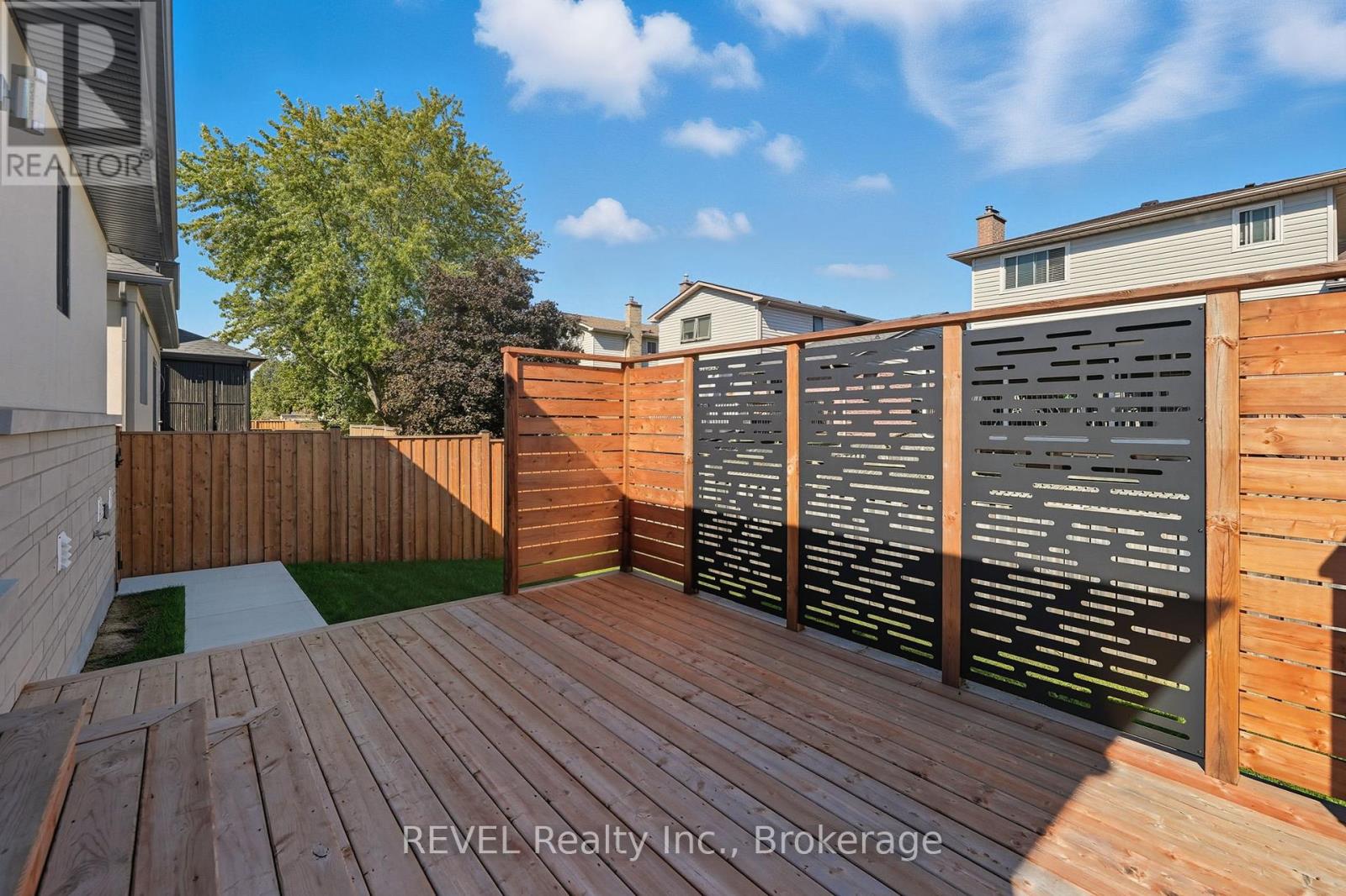 40 Ivy Crescent, Thorold (Confederation Heights), Ontario  L2V 0J9 - Photo 44 - X12438468