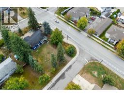 2030 1 Avenue, salmon arm, British Columbia