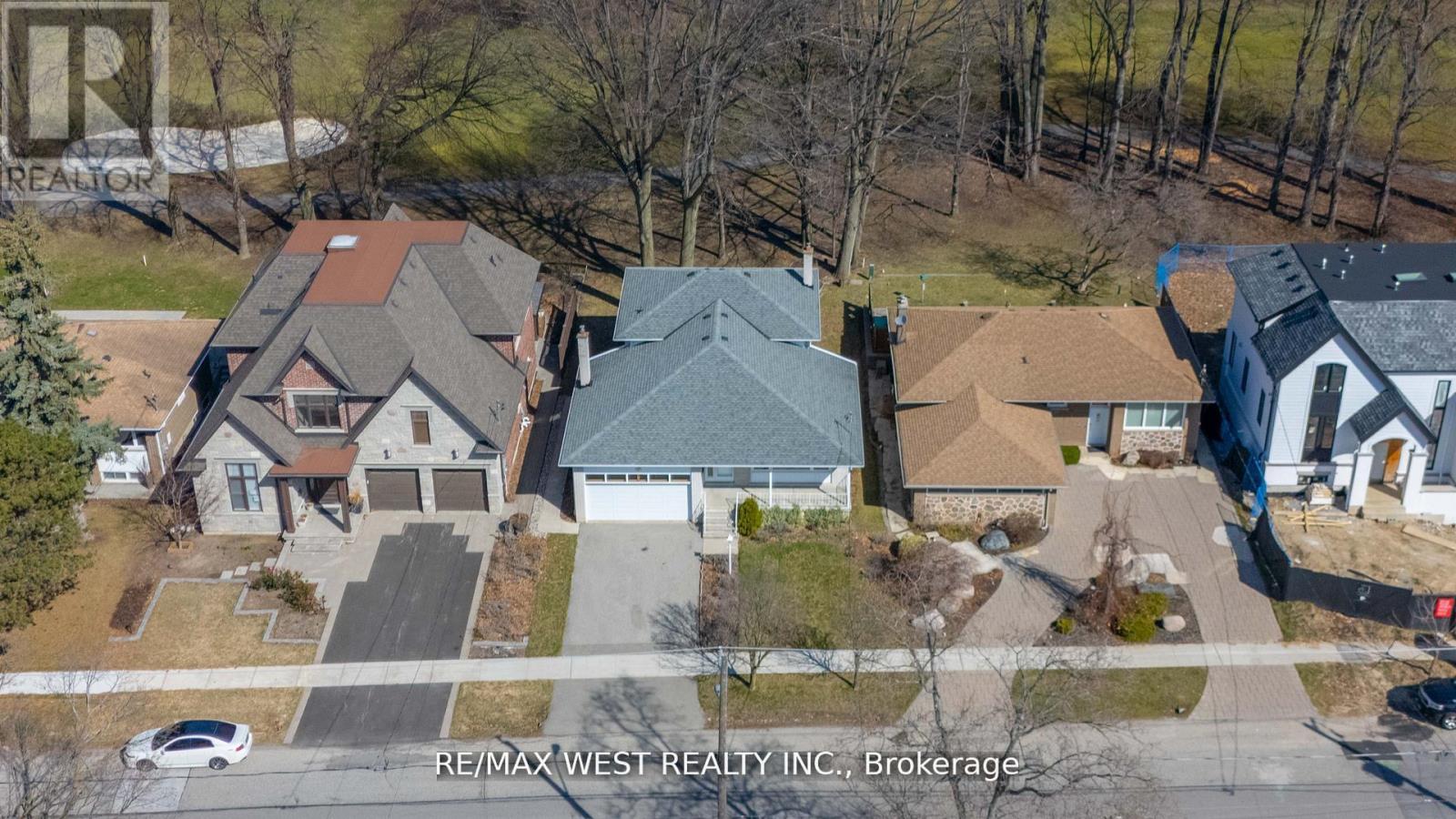 28 BRAYWIN DRIVE, Toronto, Ontario