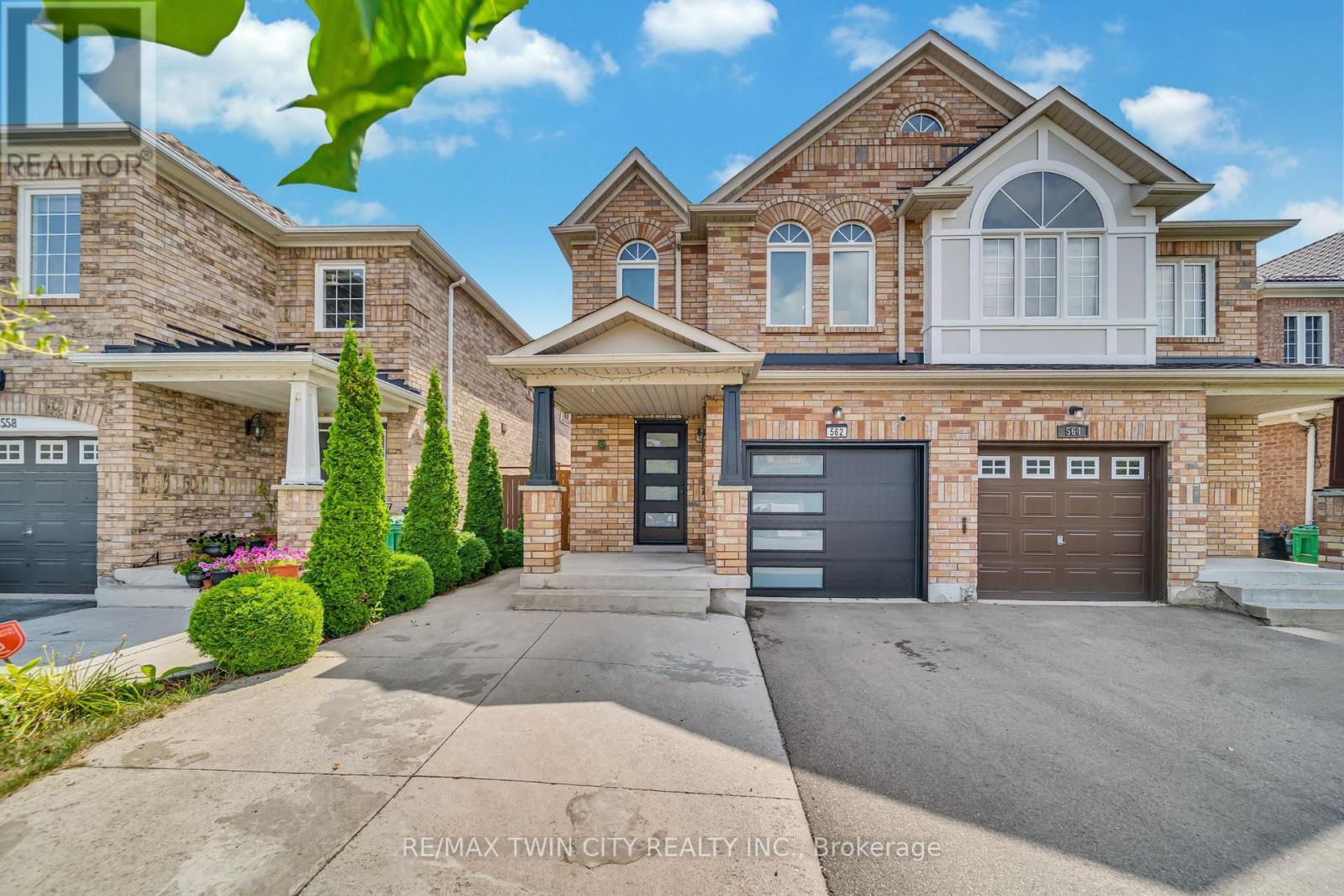 562 ORANGE WALK CRESCENT, Mississauga, Ontario
