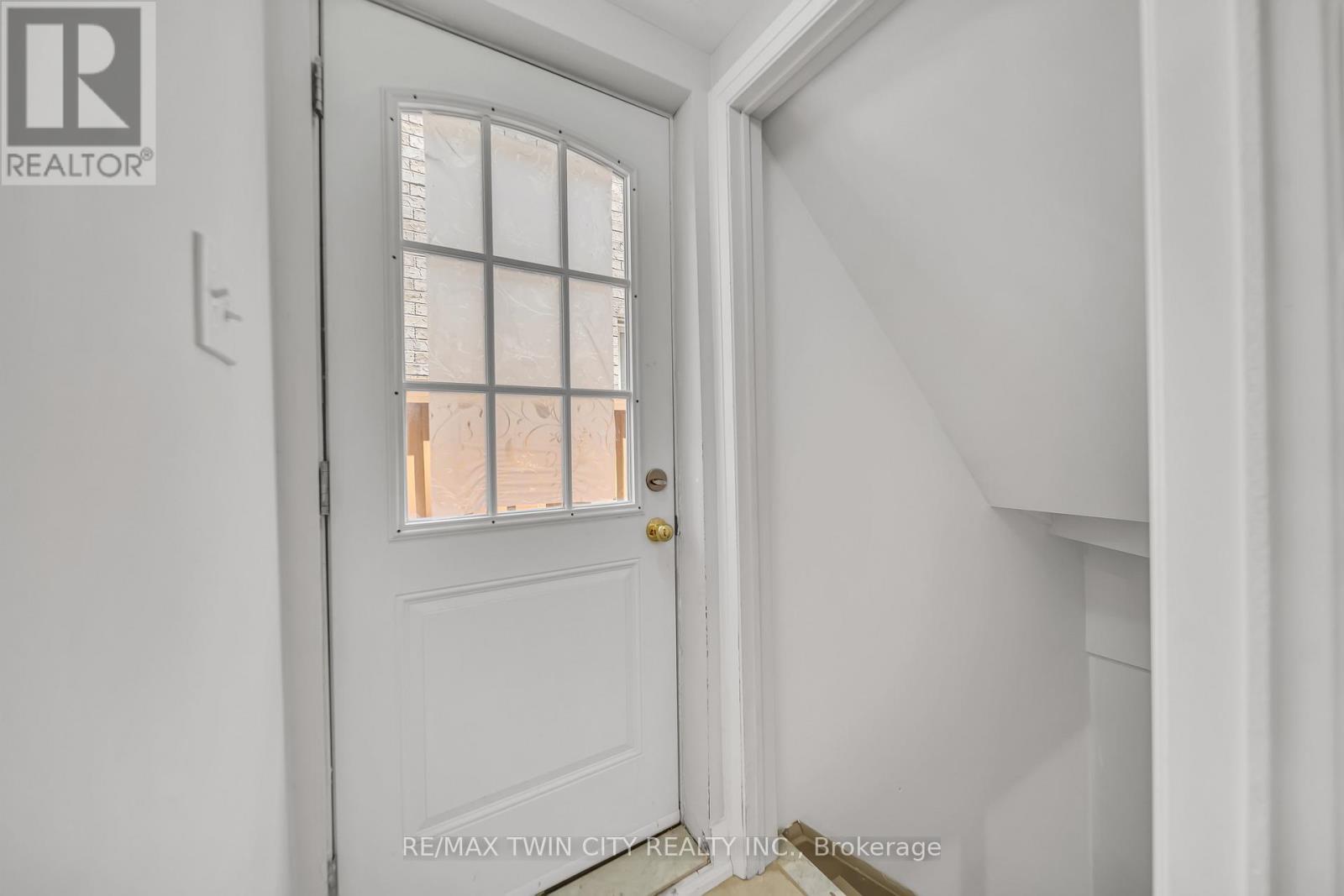 562 Orange Walk Crescent, Mississauga, Ontario  L5R 0A3 - Photo 26 - W12438394