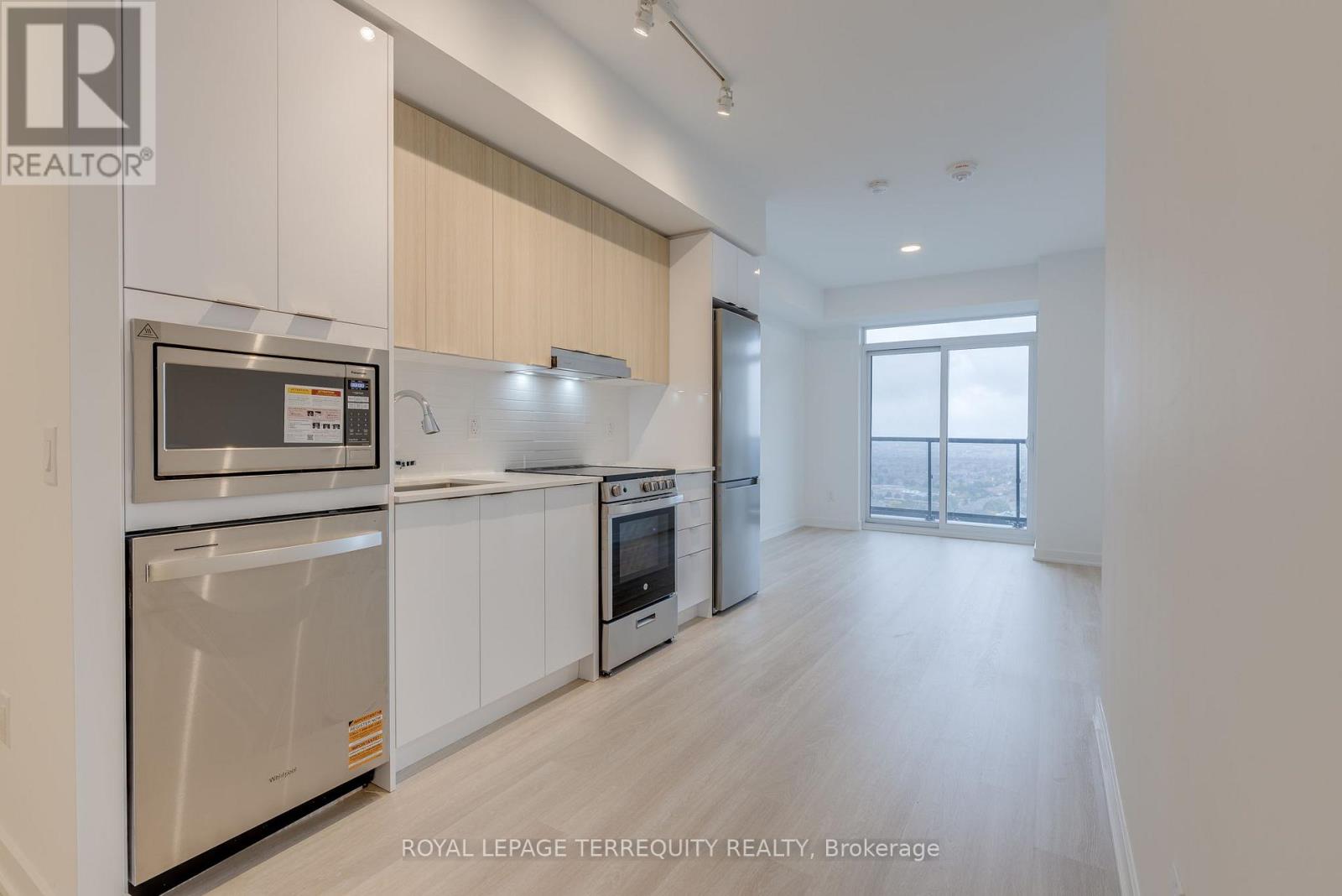 2001 - 5105 Hurontario Street, Mississauga, Ontario  L4Z 0C9 - Photo 2 - W12438407