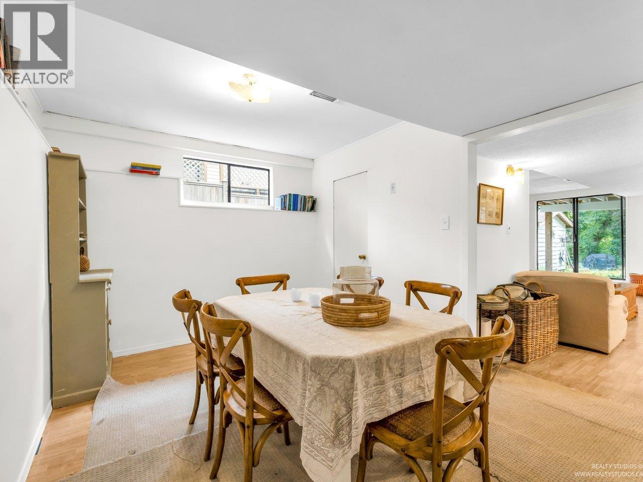 1706 Deep Cove Road, North Vancouver, British Columbia  V7G 1S5 - Photo 4 - R3038426