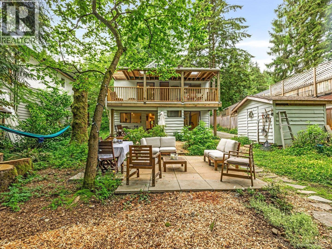 1706 Deep Cove Road, North Vancouver, British Columbia  V7G 1S5 - Photo 3 - R3038426