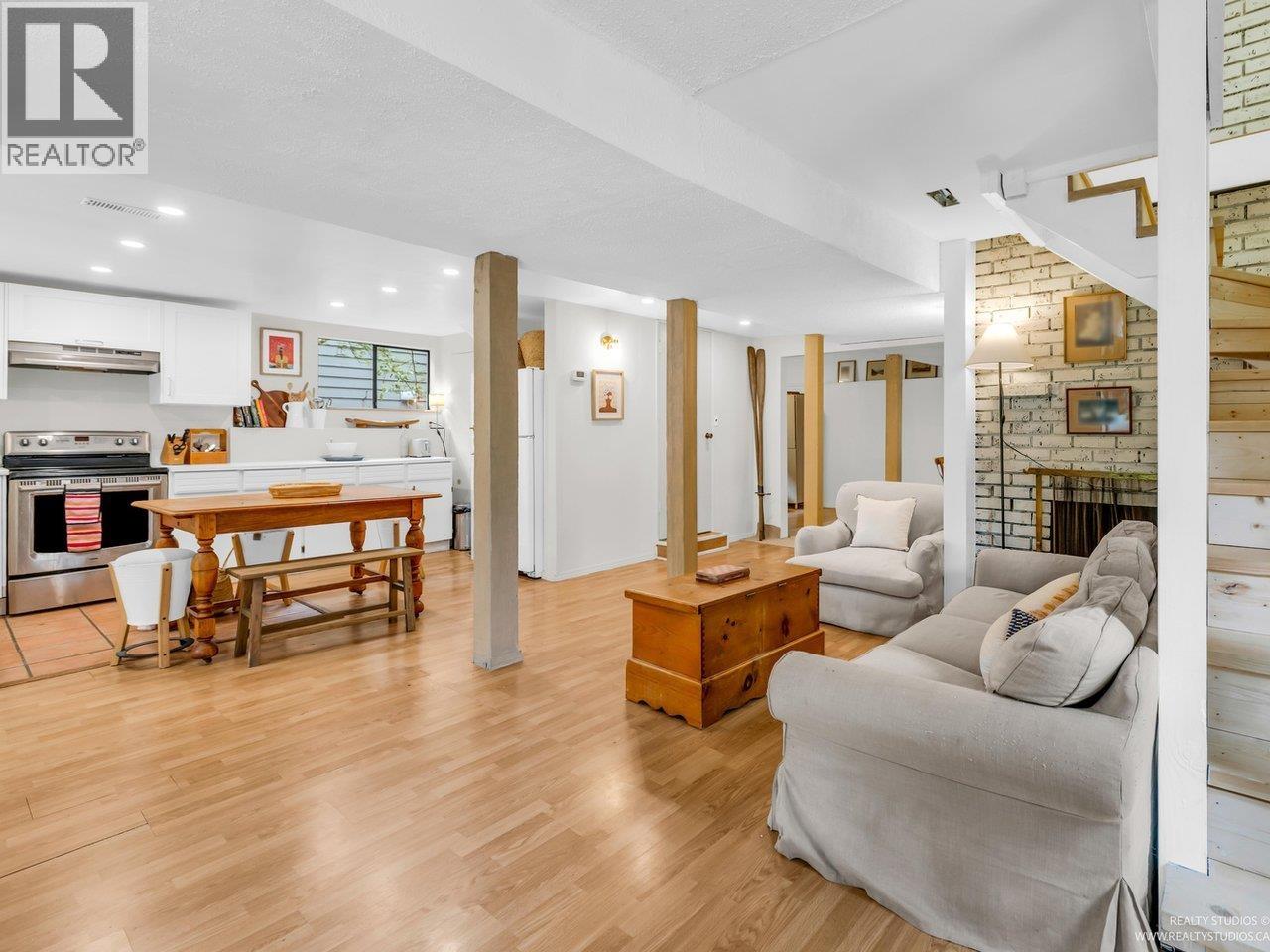 1706 Deep Cove Road, North Vancouver, British Columbia  V7G 1S5 - Photo 8 - R3038426