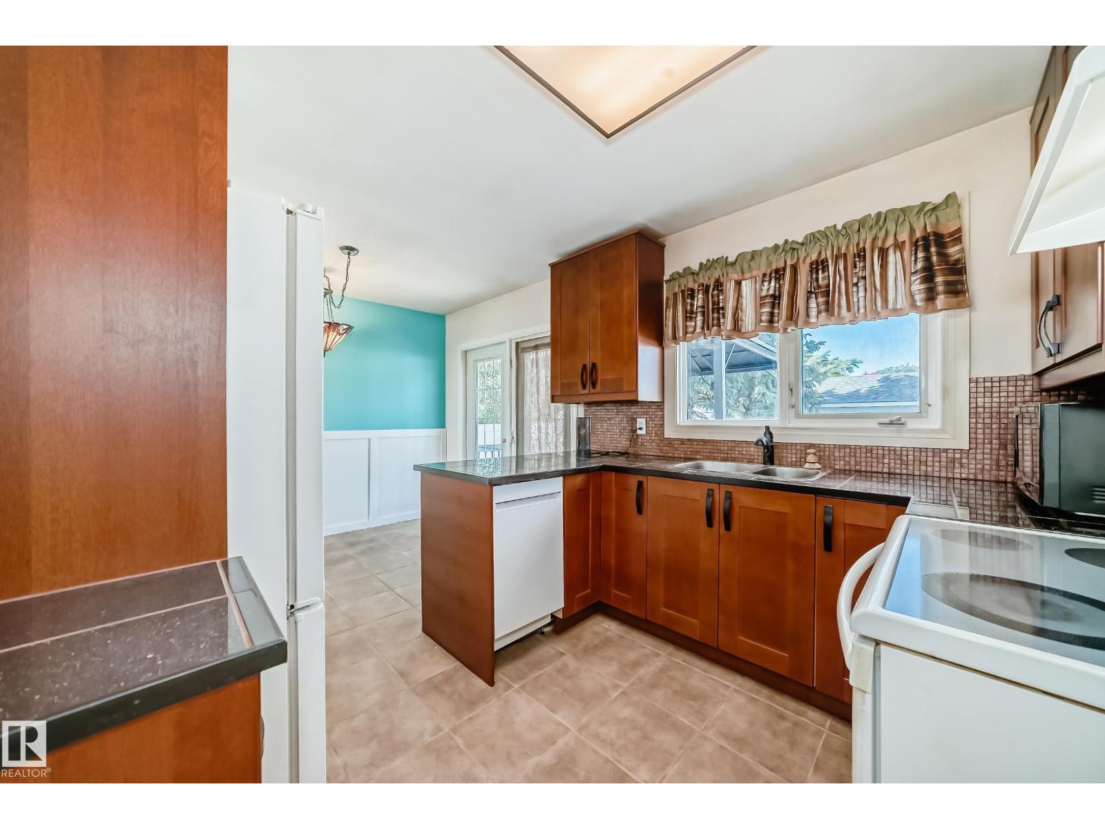 6308 144a Av Nw, Edmonton, Alberta  T5A 1S4 - Photo 12 - E4460300