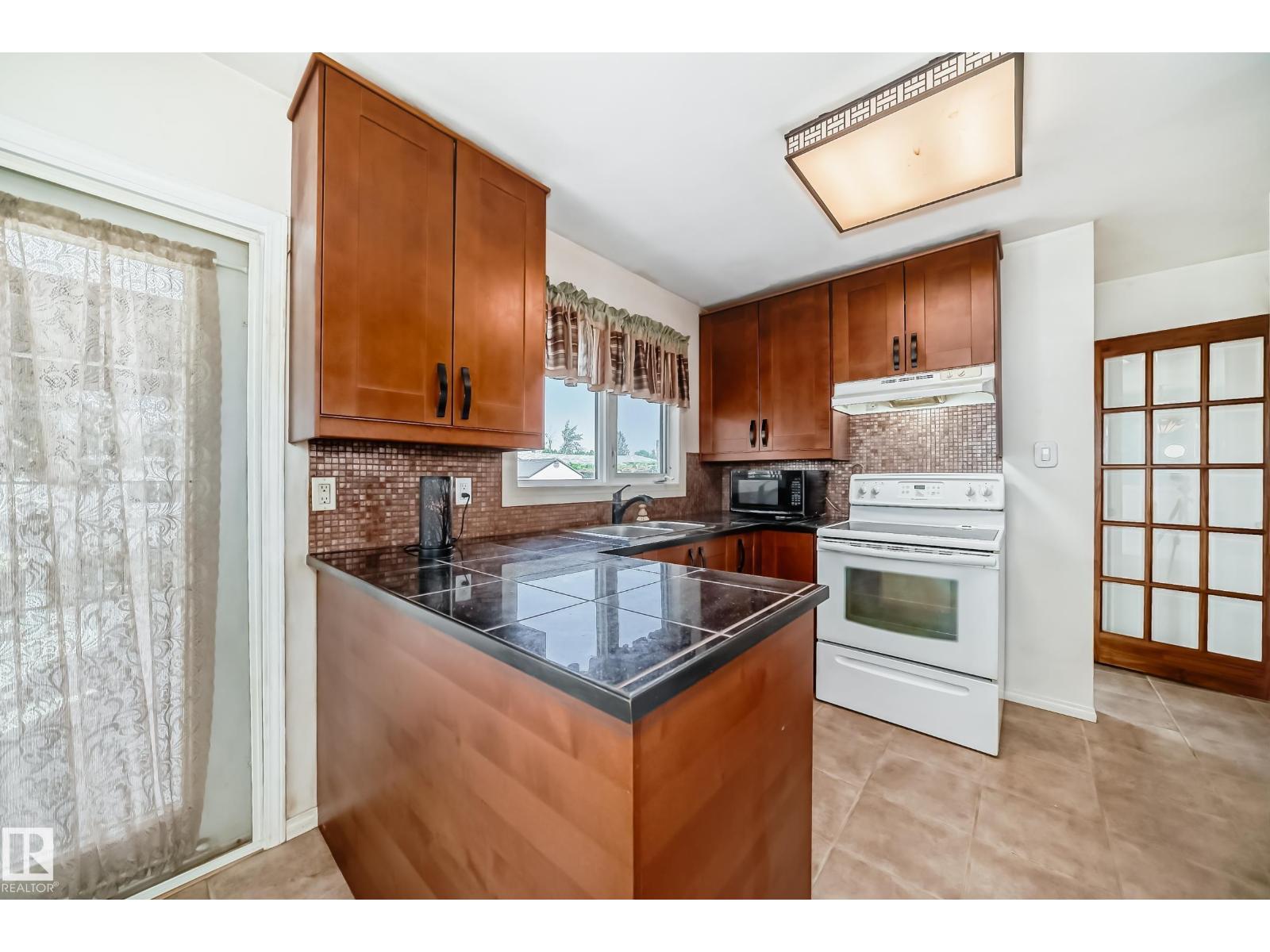 6308 144a Av Nw, Edmonton, Alberta  T5A 1S4 - Photo 9 - E4460300