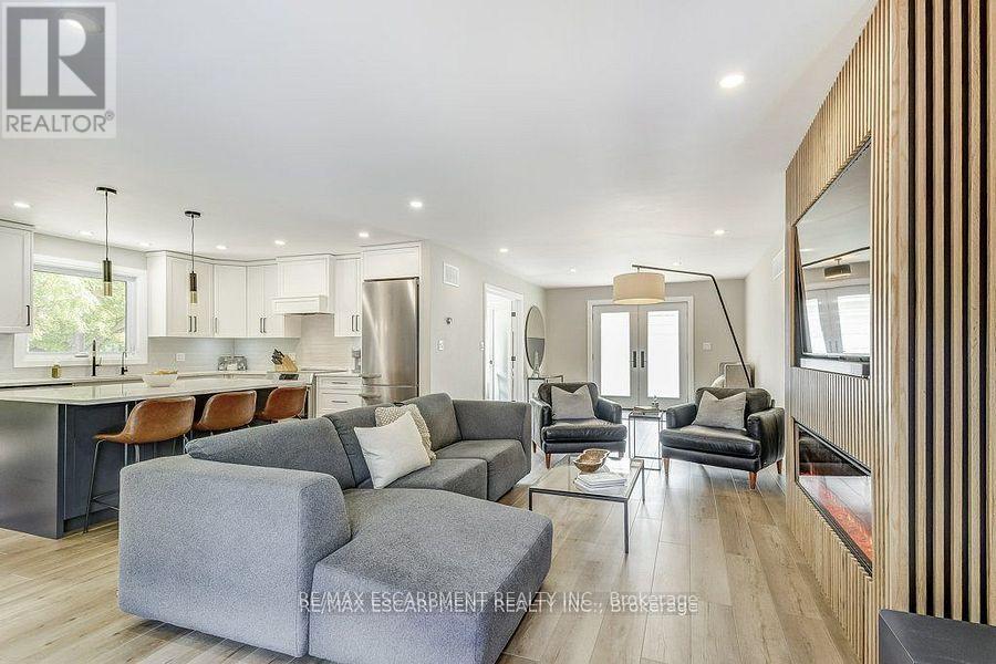 542 Paris Road, Brant (Paris), Ontario  N3L 3E1 - Photo 11 - X12438351