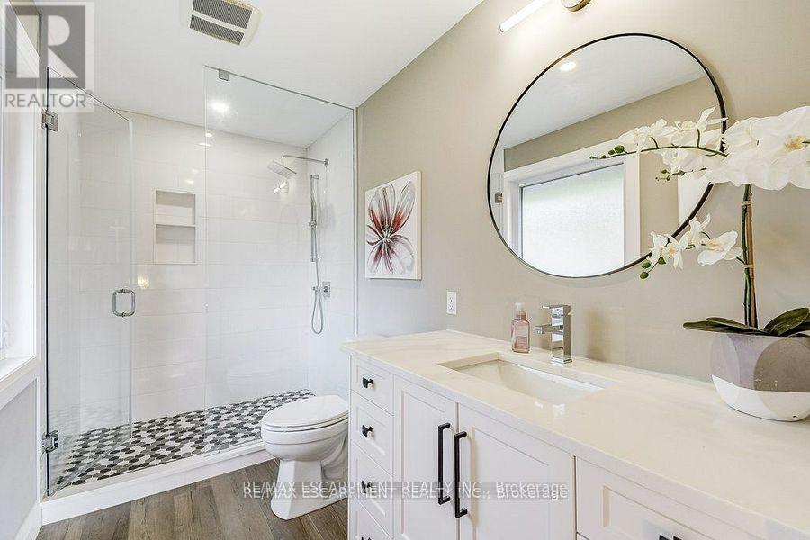542 Paris Road, Brant (Paris), Ontario  N3L 3E1 - Photo 17 - X12438351