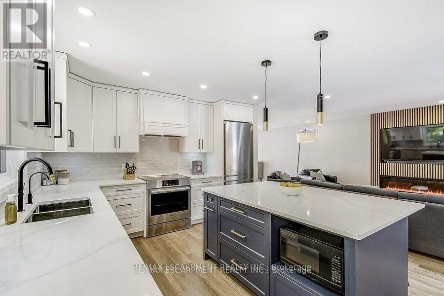 542 Paris Road, Brant (Paris), Ontario  N3L 3E1 - Photo 9 - X12438351