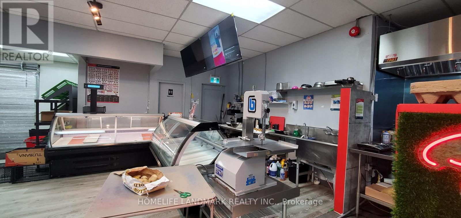 1 - 6710 Drummond Rd, Niagara Falls, Ontario  L2G 4P1 - Photo 19 - X12438354