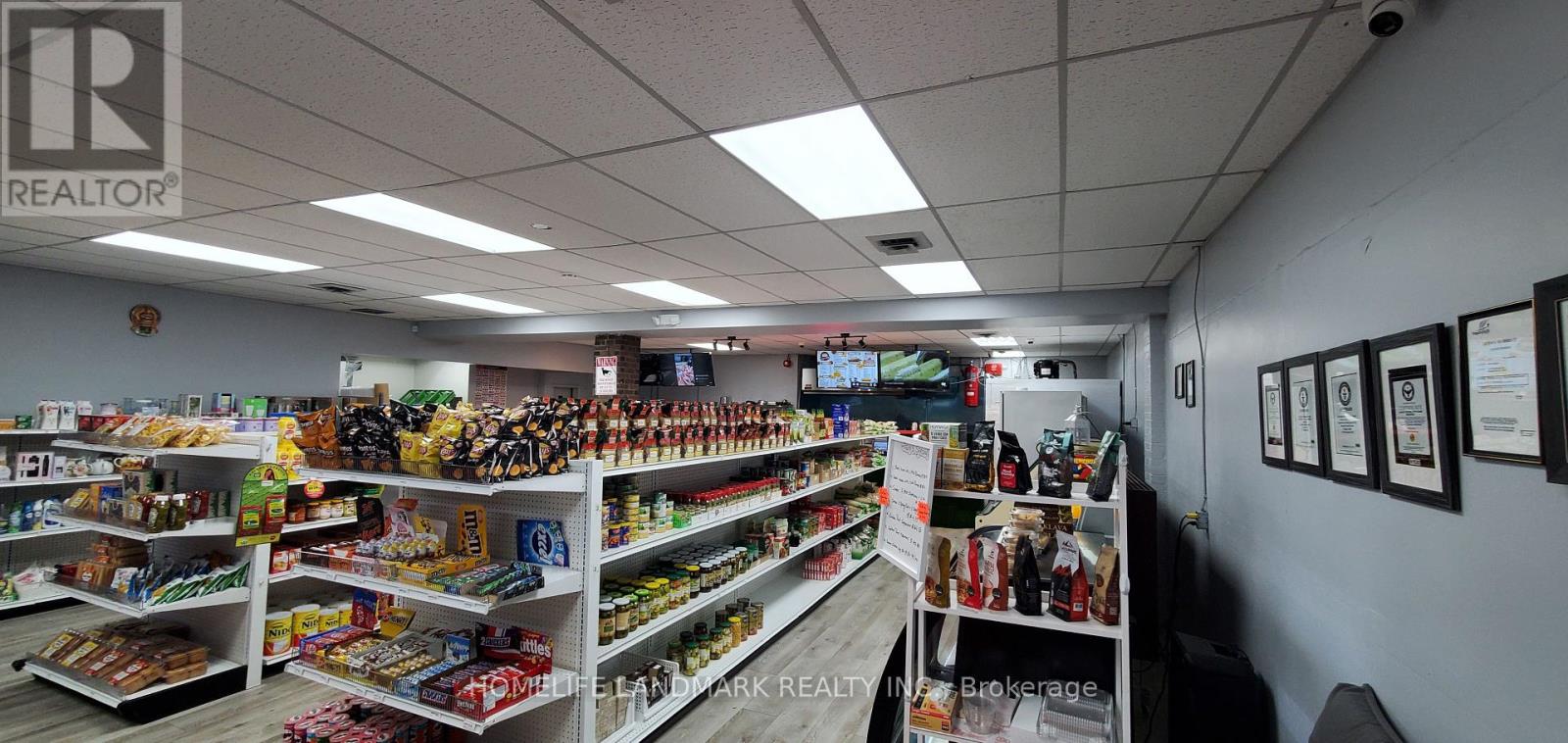1 - 6710 Drummond Rd, Niagara Falls, Ontario  L2G 4P1 - Photo 7 - X12438354