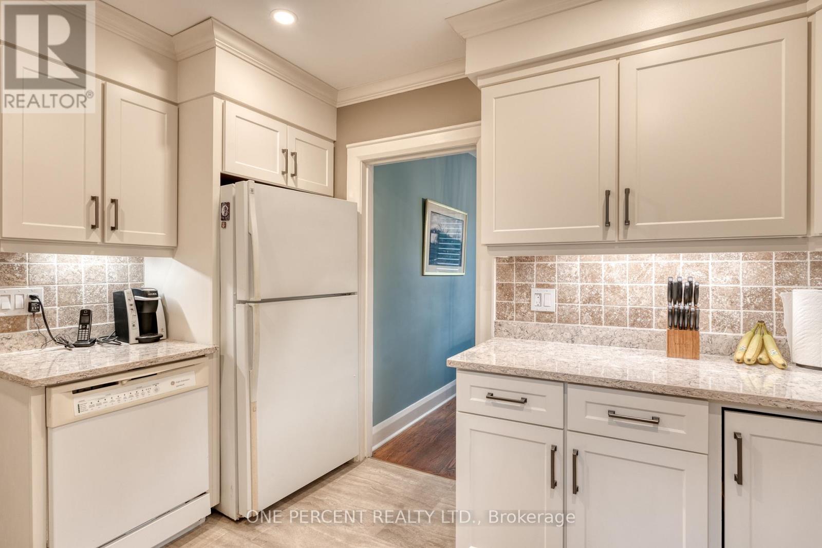 33 East 12th Street, Hamilton, Ontario  L9A 3X2 - Photo 12 - X12438383