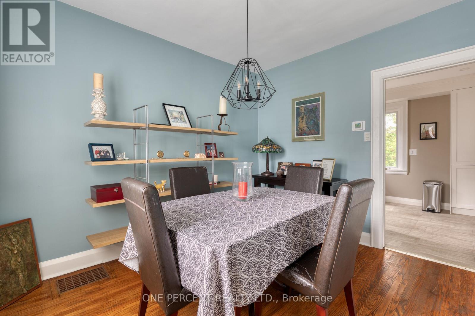 33 East 12th Street, Hamilton, Ontario  L9A 3X2 - Photo 14 - X12438383