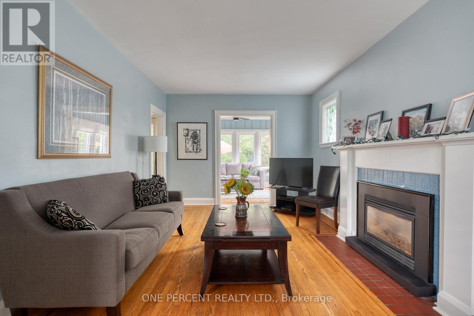 33 East 12th Street, Hamilton, Ontario  L9A 3X2 - Photo 4 - X12438383