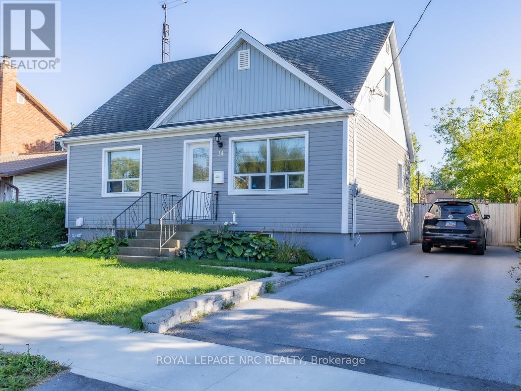 14 Oakwood Avenue, St. Catharines, Ontario  L2P 1L1 - Photo 1 - X12438410