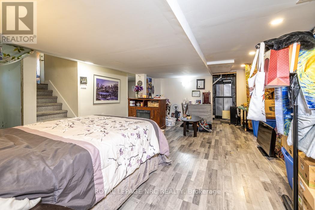 14 Oakwood Avenue, St. Catharines, Ontario  L2P 1L1 - Photo 13 - X12438410