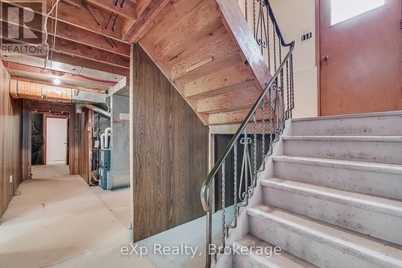 2632 Birch Crescent, Mississauga, Ontario  L5J 4H1 - Photo 12 - W12438499