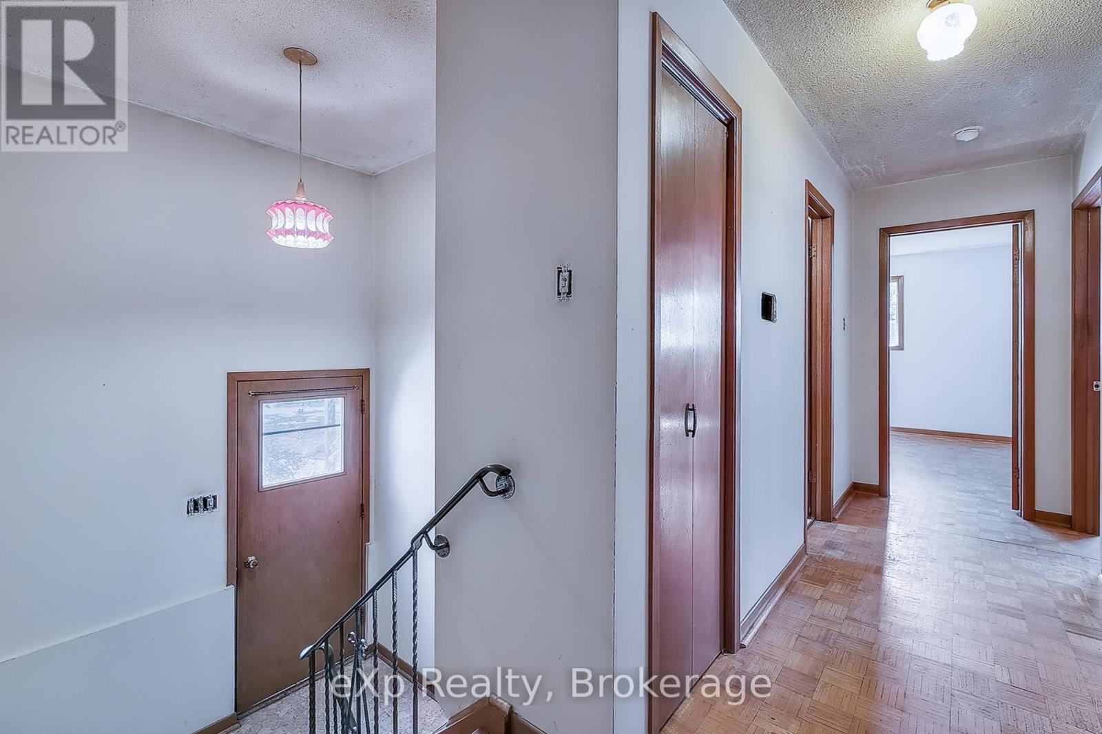 2632 Birch Crescent, Mississauga, Ontario  L5J 4H1 - Photo 11 - W12438499