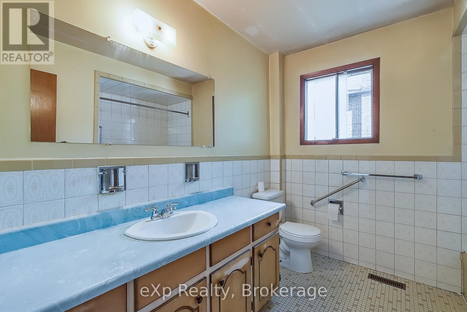 2632 Birch Crescent, Mississauga, Ontario  L5J 4H1 - Photo 10 - W12438499