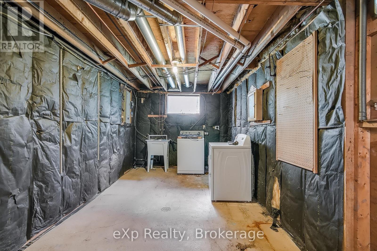 2632 Birch Crescent, Mississauga, Ontario  L5J 4H1 - Photo 16 - W12438499