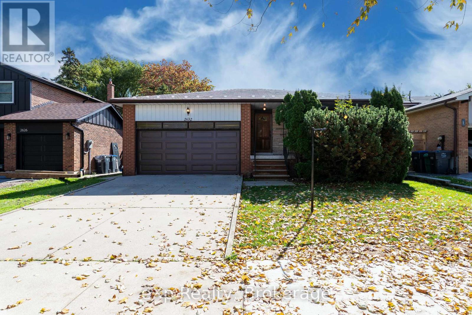 2632 Birch Crescent, Mississauga, Ontario  L5J 4H1 - Photo 2 - W12438499