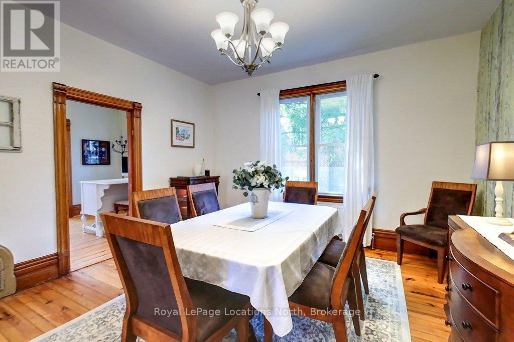 138 Bruce Street S, Blue Mountains, Ontario  N0H 2P0 - Photo 15 - X12438420