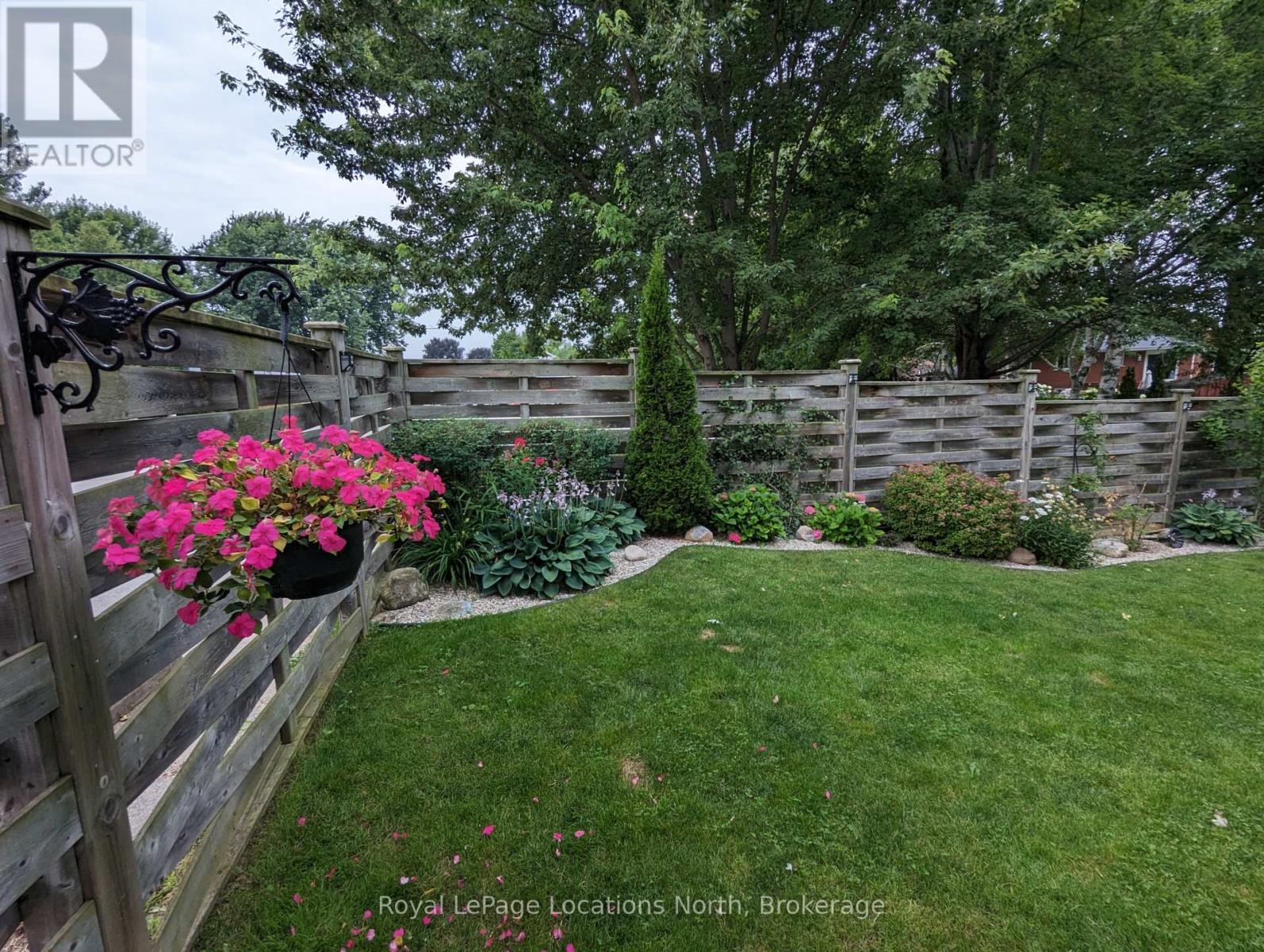 138 Bruce Street S, Blue Mountains, Ontario  N0H 2P0 - Photo 41 - X12438420