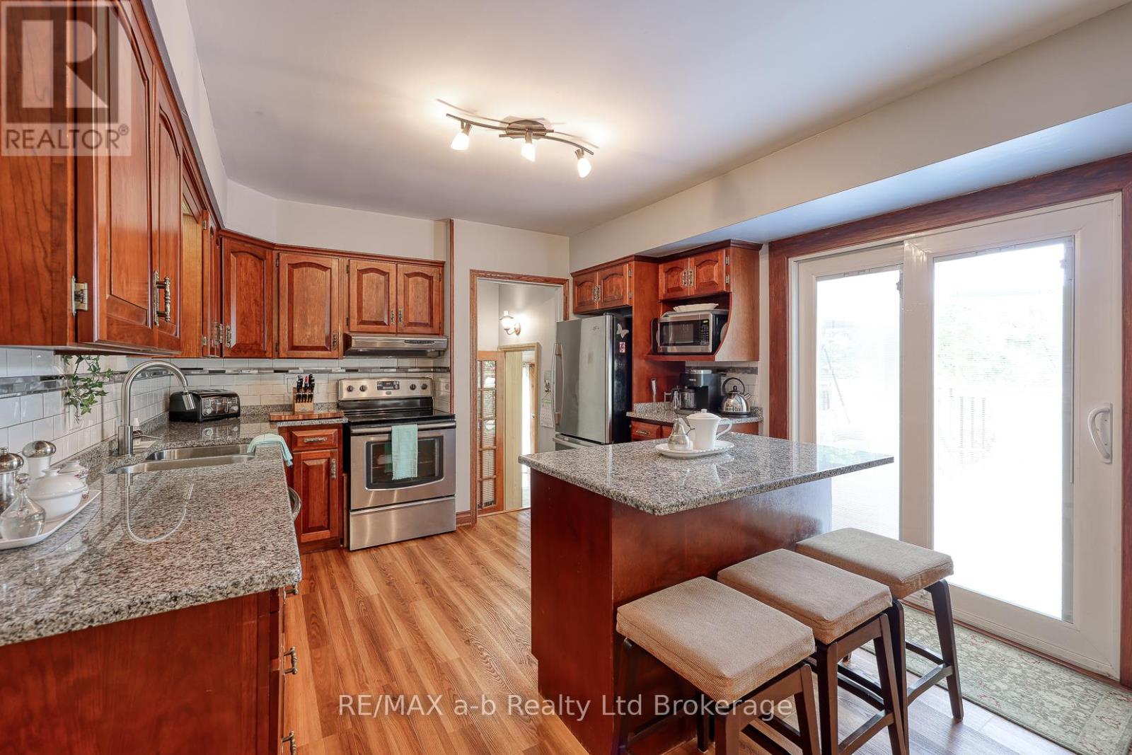 543 Highland Drive, Woodstock, Ontario  N4S 5X1 - Photo 12 - X12438508