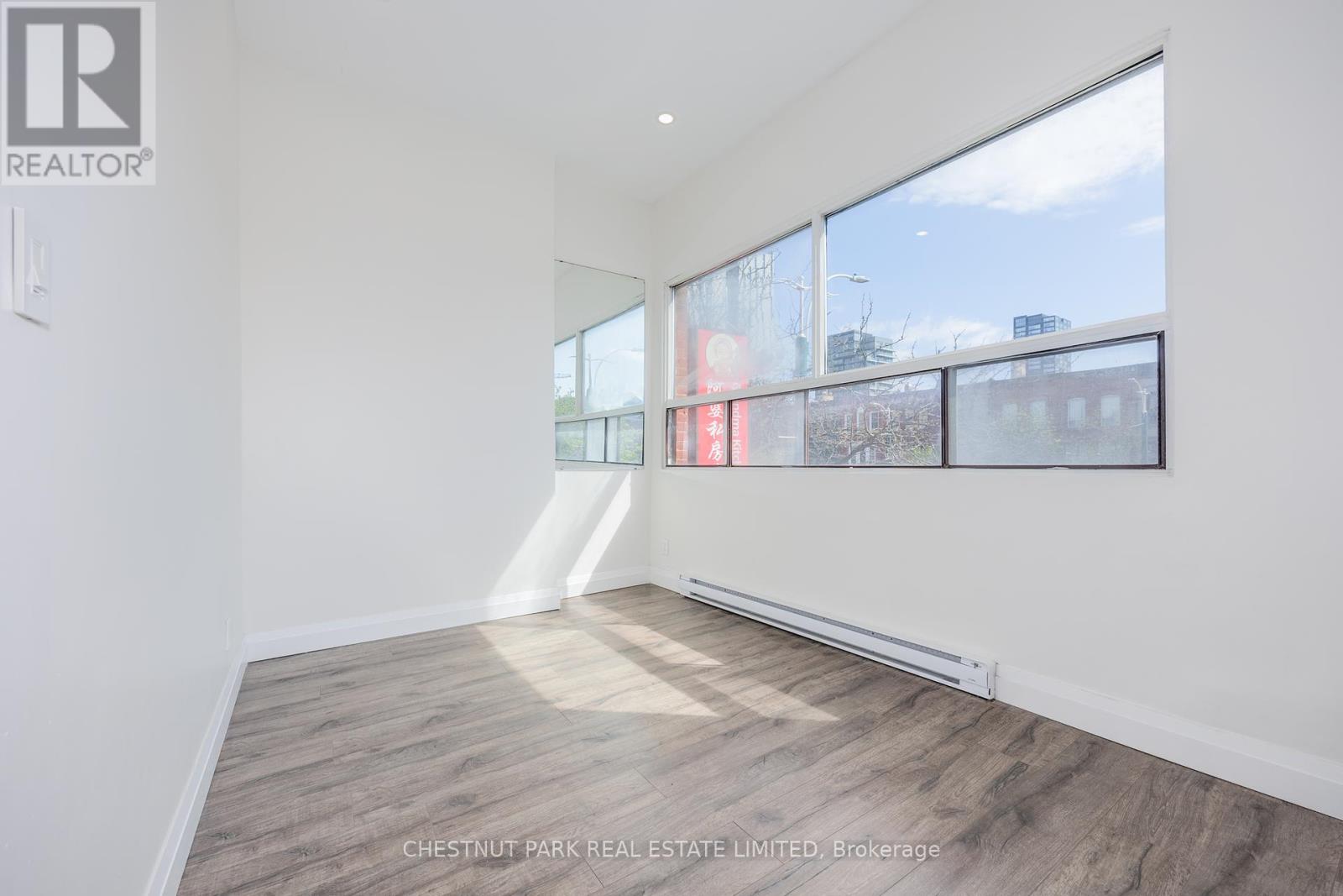 414 Spadina Avenue, Toronto, Ontario  M5T 2G7 - Photo 2 - C12438438