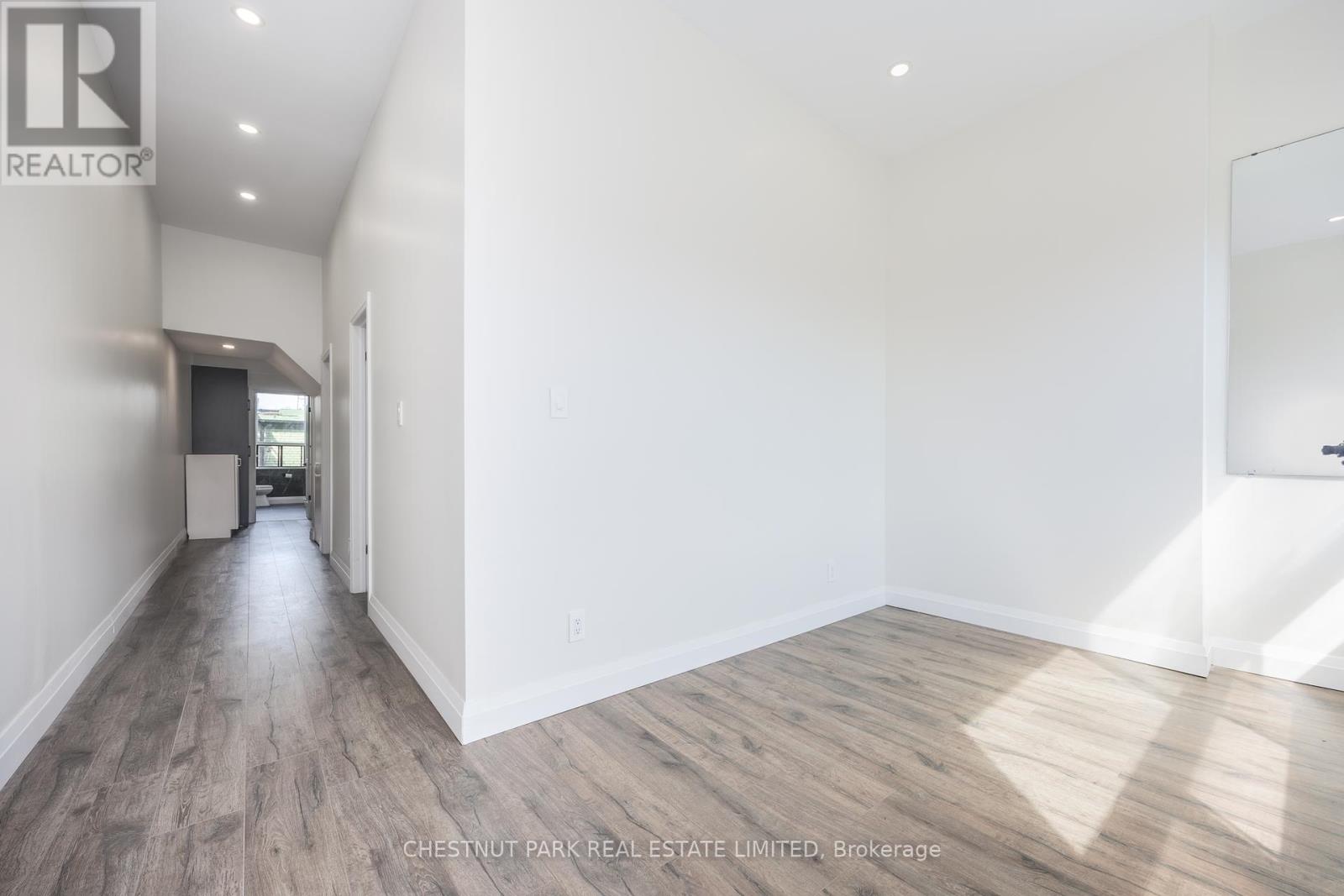 414 Spadina Avenue, Toronto, Ontario  M5T 2G7 - Photo 4 - C12438438
